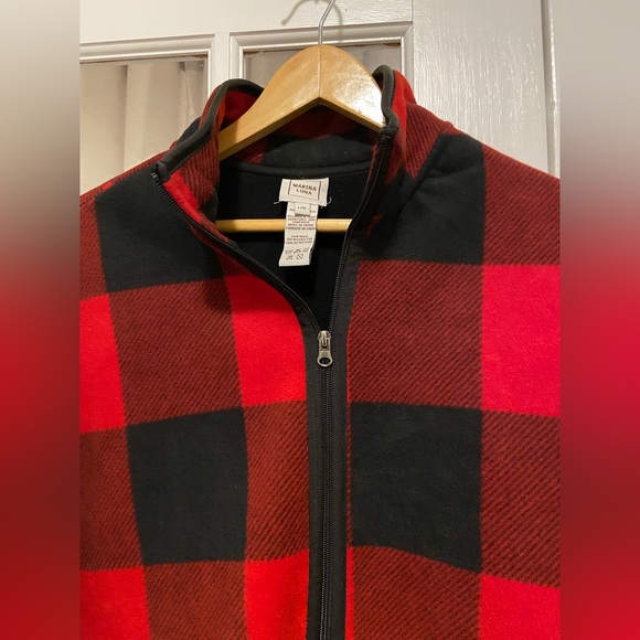 Buffalo plaid fleece poncho - Picture 3 of 4